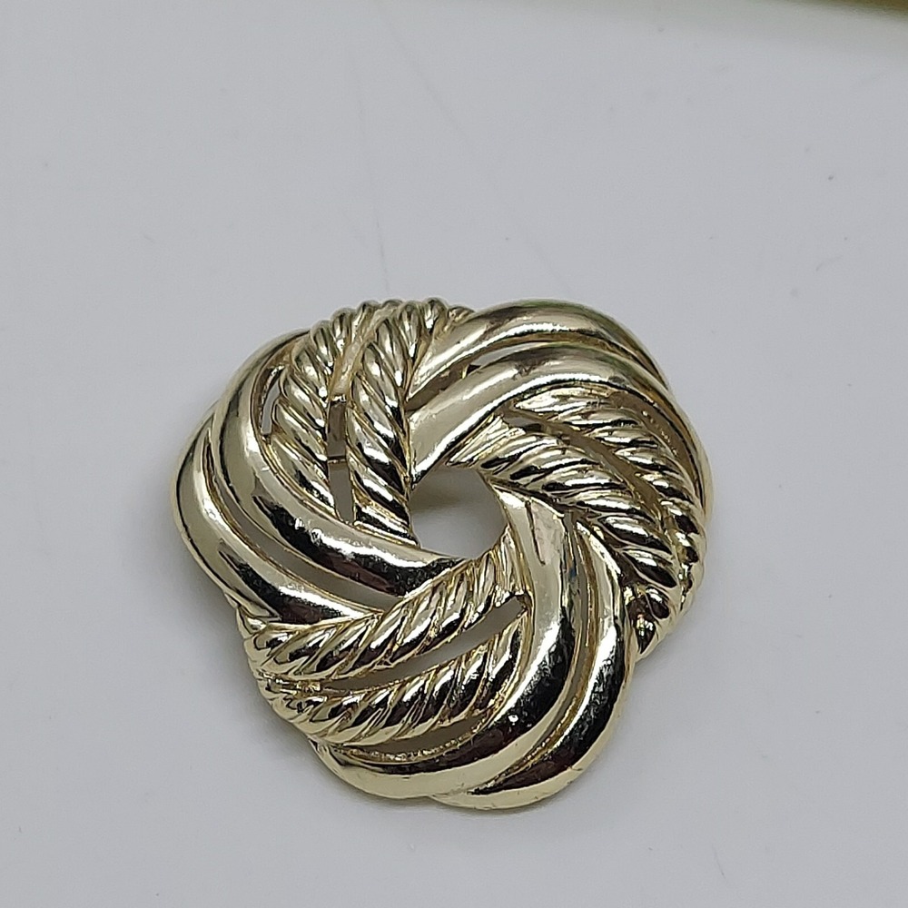Vintage Gold Tone Knot Brooch